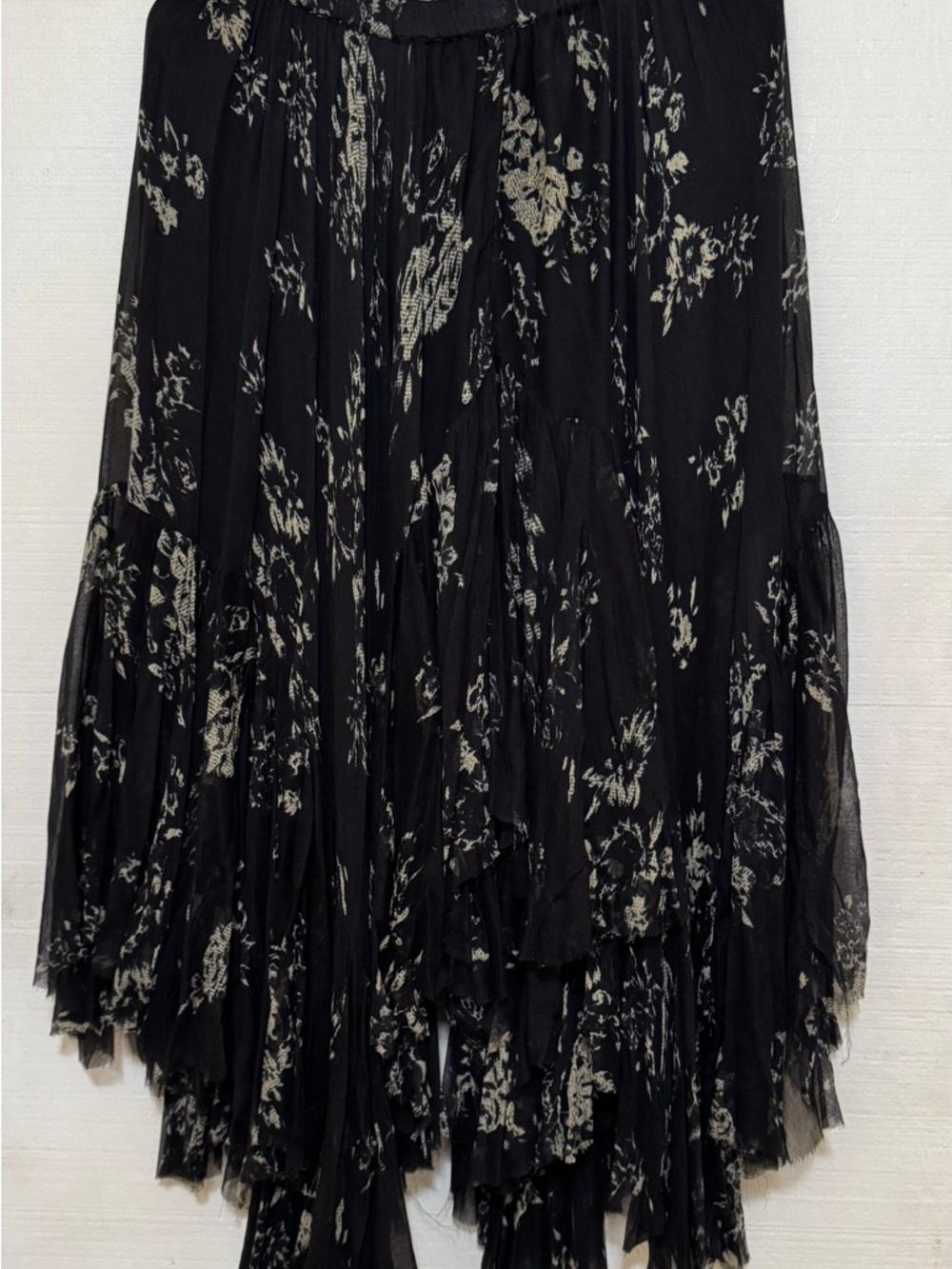 Fp One Black A-Line tiered skirt with gold-embossed roses - Picture 3 of 4